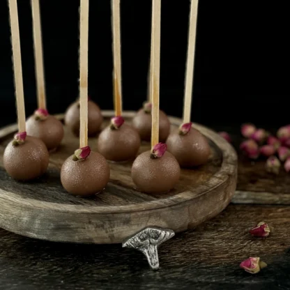 Cake Pops z pączkami róży
