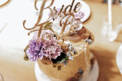 Topper Bride to Be - klasyk - 12 x 10,5 cm - Złoto - Miniowe Formy