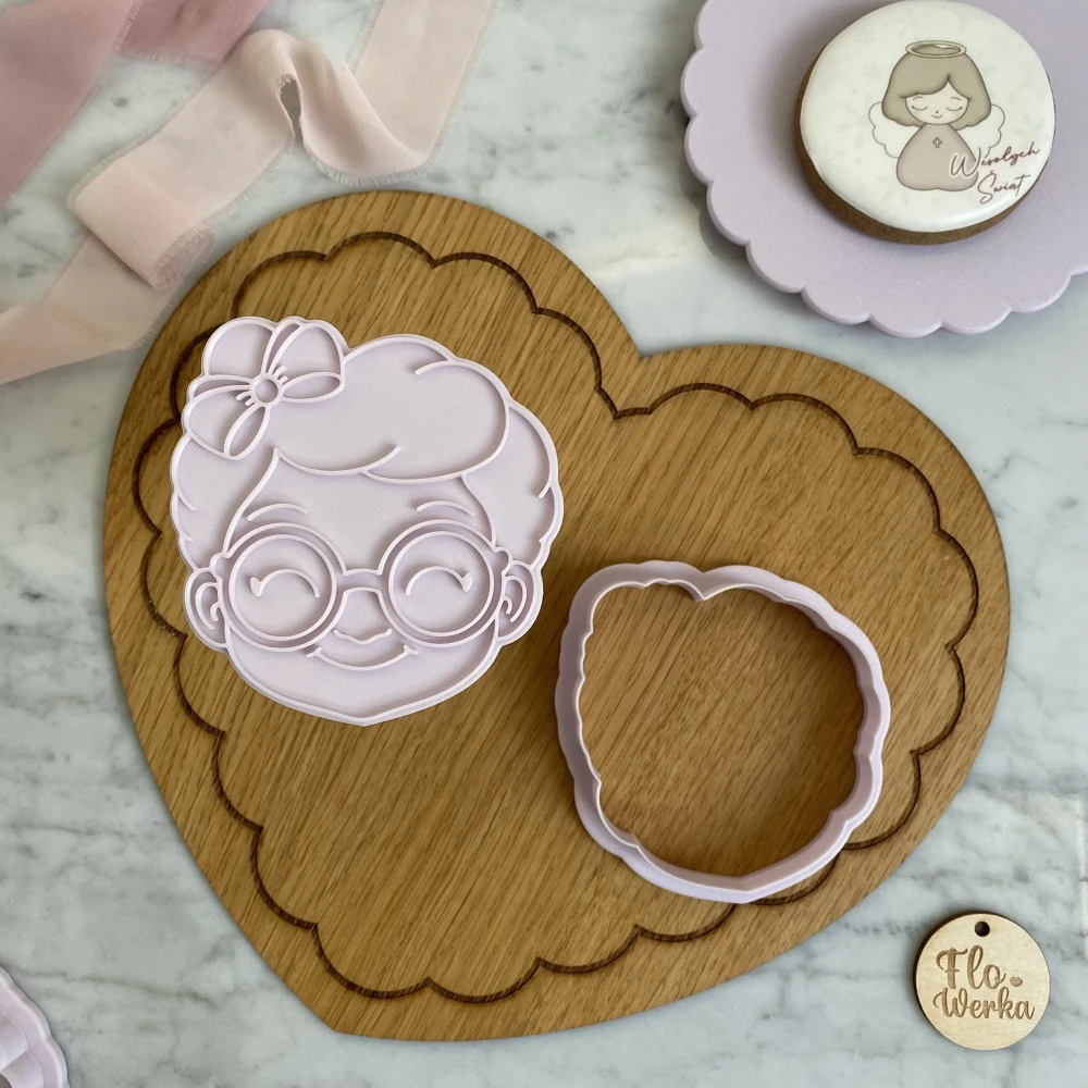 Wykrawaczka 3D ze Stemplem „Babcia” 9 cm – FloWerka
