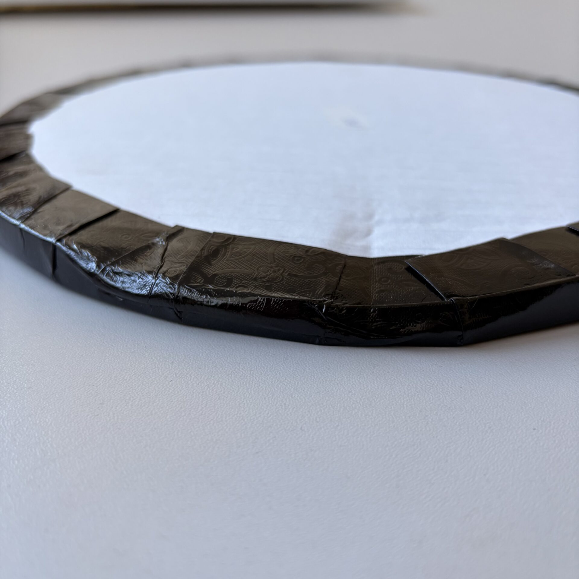 Podkład pod tort okrągły Czarny Ø 25 cm, h 1 cm - PC Julita OUTLET - obrazek 2